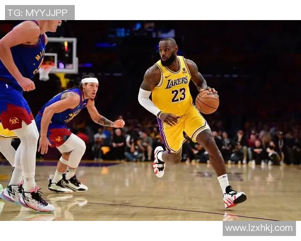 湖人队与步行者队激战正酣谁能在这场对决中笑到最后